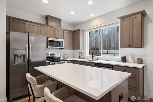 1124 N Fairhope Place, Ridgefield, WA 98642