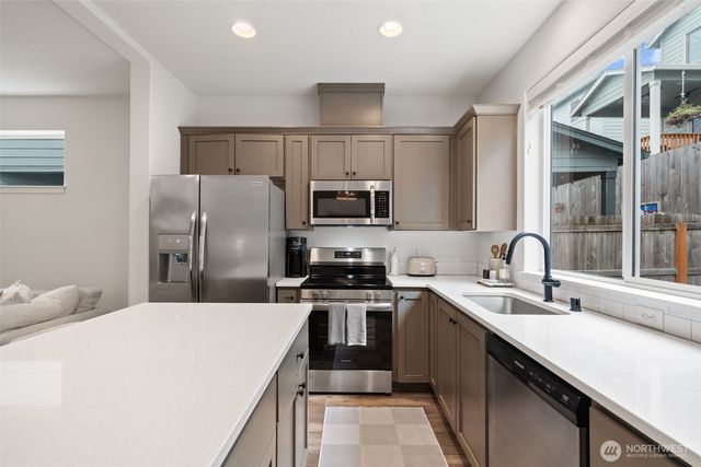 1124 N Fairhope Place, Ridgefield, WA 98642