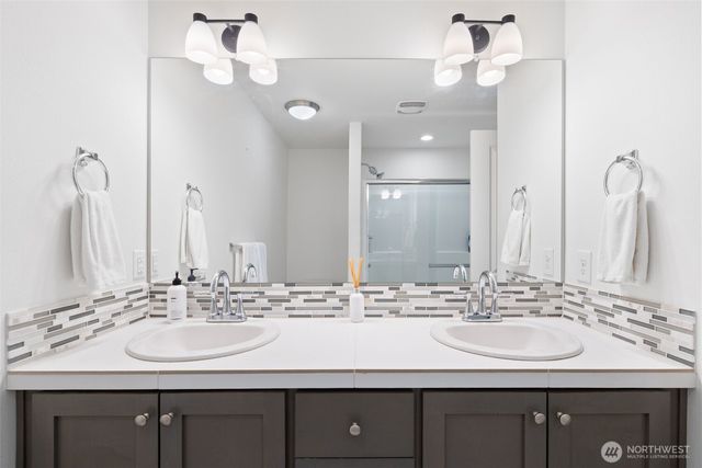 1124 N Fairhope Place, Ridgefield, WA 98642
