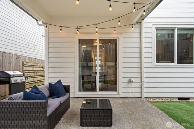 1124 N Fairhope Place, Ridgefield, WA 98642