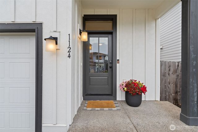1124 N Fairhope Place, Ridgefield, WA 98642