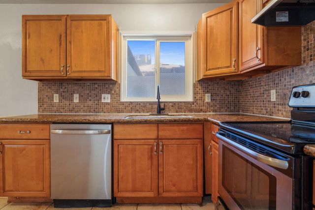 2077 W Sonoma Ave, Stockton, CA 95204