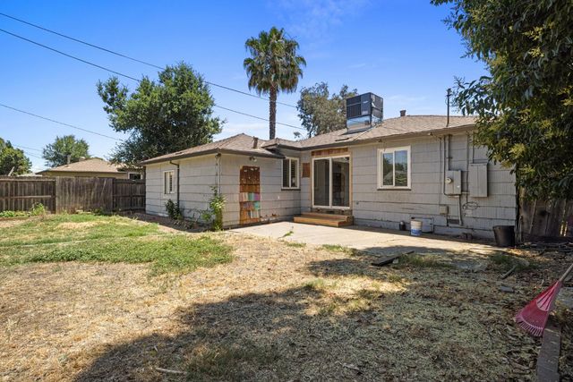 2077 W Sonoma Ave, Stockton, CA 95204