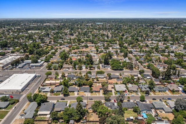 2077 W Sonoma Ave, Stockton, CA 95204