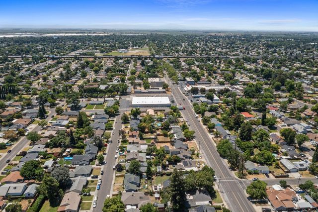 2077 W Sonoma Ave, Stockton, CA 95204