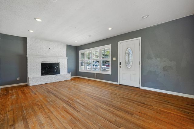 2077 W Sonoma Ave, Stockton, CA 95204