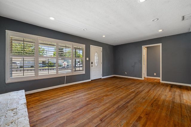 2077 W Sonoma Ave, Stockton, CA 95204