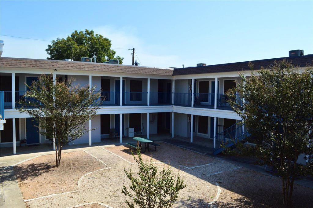 4709 Harmon Ave 310, Austin, TX 78751