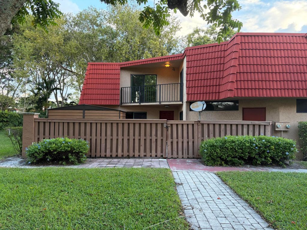 8165 Severn Drive D, Boca Raton, FL 33433