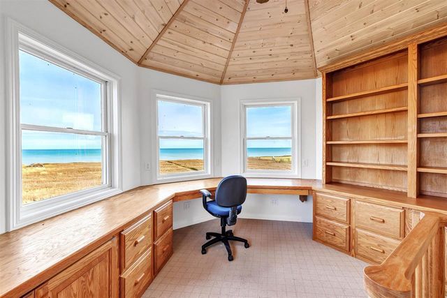 17707 Lakeshore ROAD, Two Rivers, WI 54241