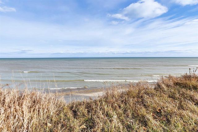 17707 Lakeshore ROAD, Two Rivers, WI 54241