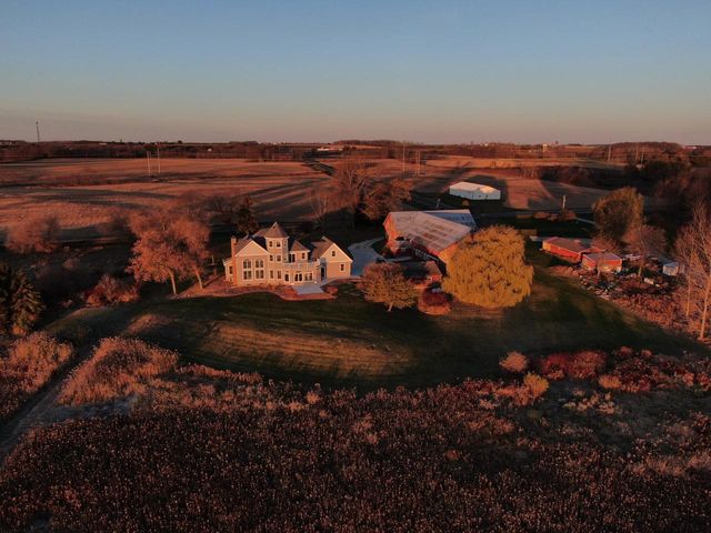 17707 Lakeshore ROAD, Two Rivers, WI 54241