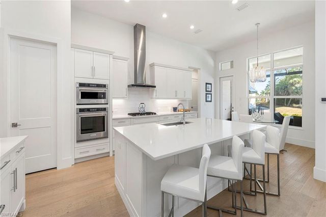 14194 Galley CT, Naples, FL 34114