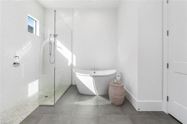 14194 Galley CT, Naples, FL 34114