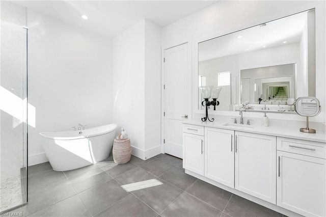 14194 Galley CT, Naples, FL 34114