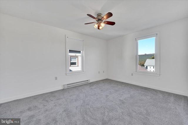 600 E MAIN ST, Hegins, PA 17938