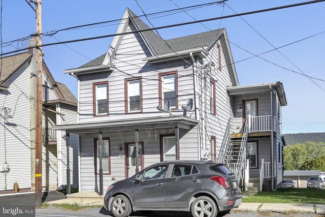 600 E MAIN ST, Hegins, PA 17938