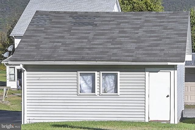 600 E MAIN ST, Hegins, PA 17938