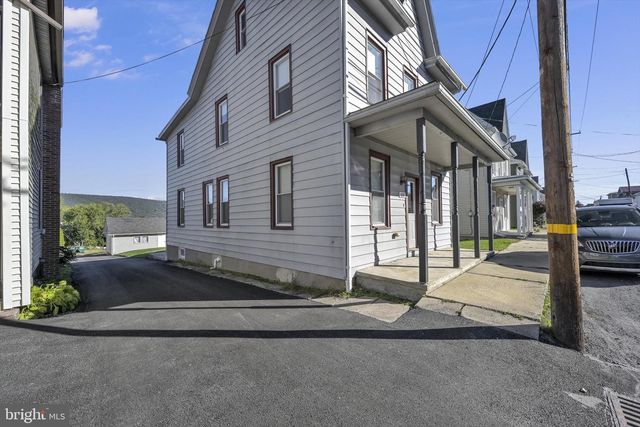 600 E MAIN ST, Hegins, PA 17938