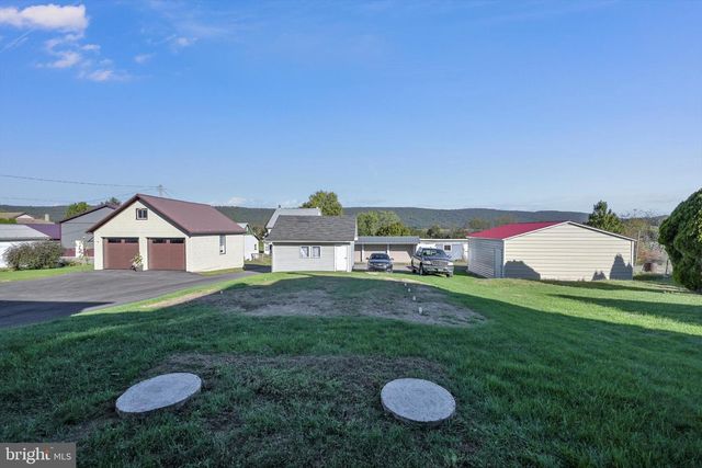 600 E MAIN ST, Hegins, PA 17938