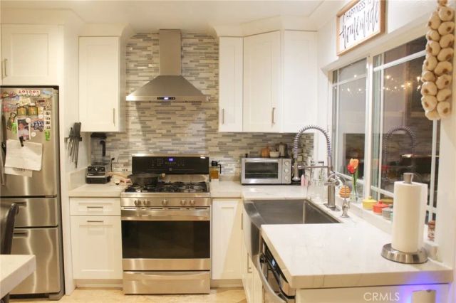 1405 Halladay, Santa Ana, CA 92707