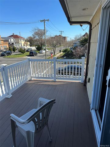 401 W Walnut Street UPPER, Long Beach, NY 11561
