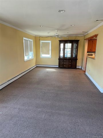 401 W Walnut Street UPPER, Long Beach, NY 11561