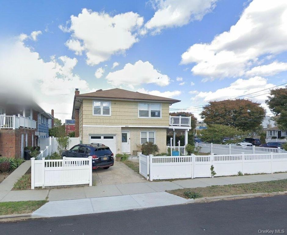 401 W Walnut Street UPPER, Long Beach, NY 11561
