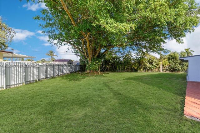 9005 SW 56th St 0, Miami, FL 33165