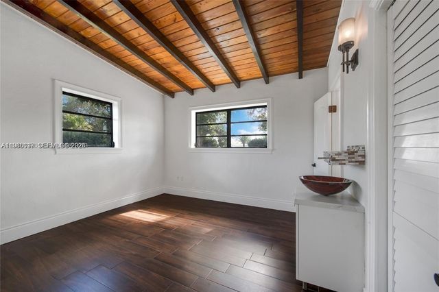 9005 SW 56th St 0, Miami, FL 33165