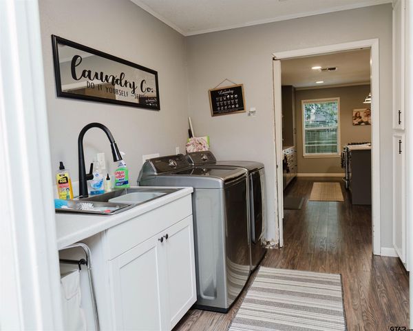 1021 Bryan St, Jacksonville, TX 75766