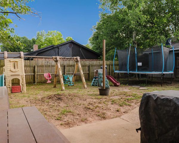 1021 Bryan St, Jacksonville, TX 75766