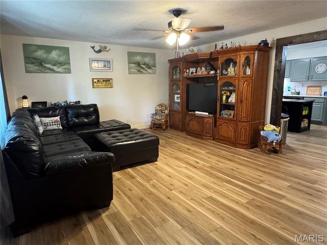 1903 Long Drive, Waynesville, MO 65583