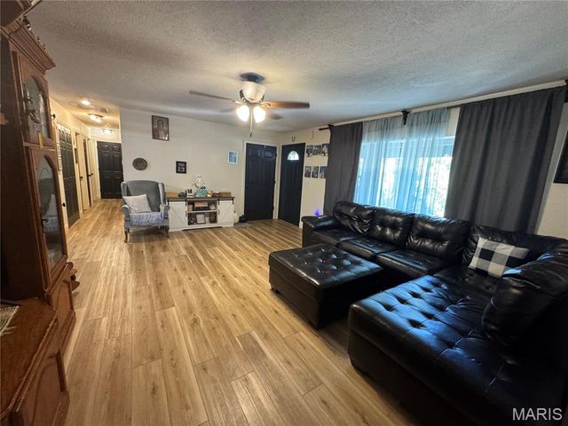 1903 Long Drive, Waynesville, MO 65583