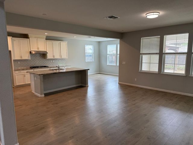 10400 Montaria Way, Elk Grove, CA 95757