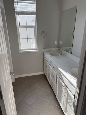 10400 Montaria Way, Elk Grove, CA 95757