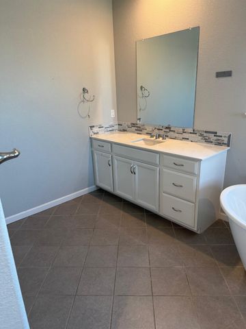 10400 Montaria Way, Elk Grove, CA 95757