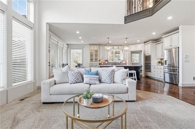 11604 W 164th Place, Overland Park, KS 66221