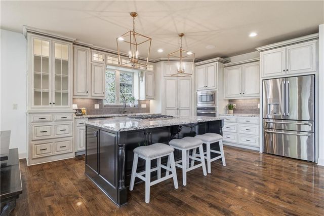 11604 W 164th Place, Overland Park, KS 66221