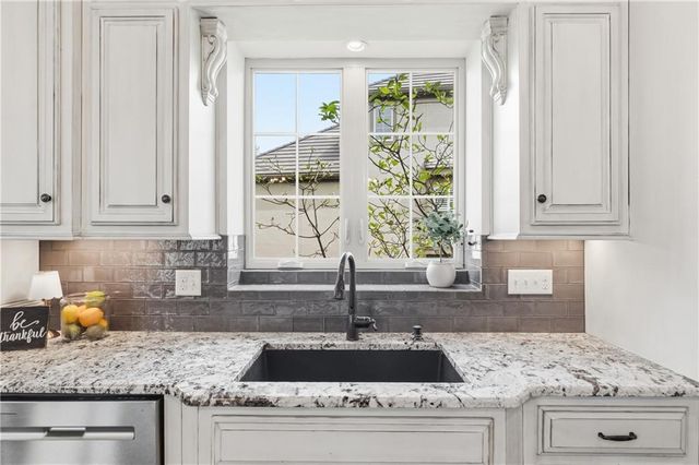 11604 W 164th Place, Overland Park, KS 66221