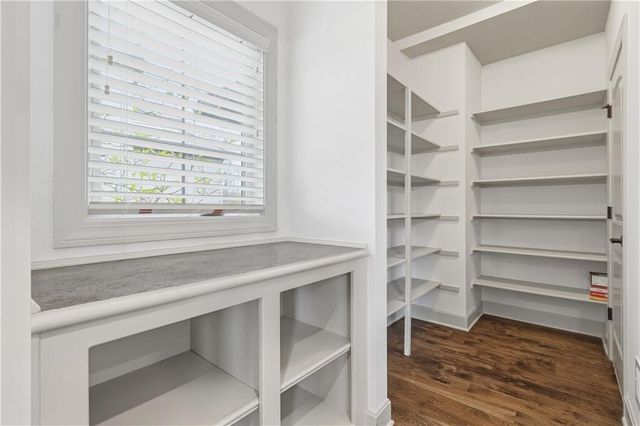 11604 W 164th Place, Overland Park, KS 66221