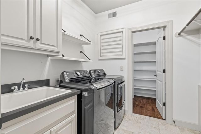 11604 W 164th Place, Overland Park, KS 66221