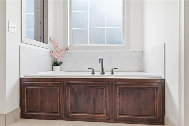 11604 W 164th Place, Overland Park, KS 66221