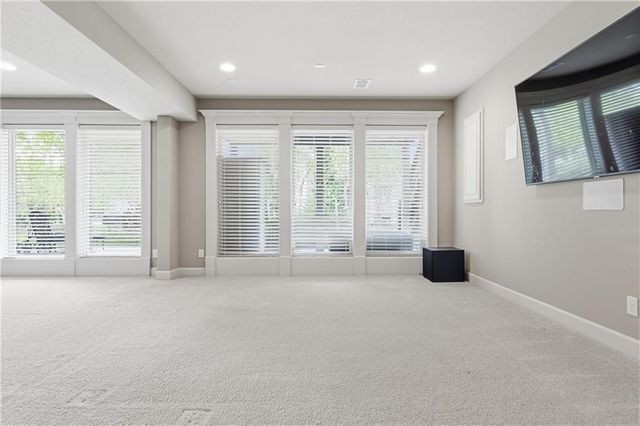 11604 W 164th Place, Overland Park, KS 66221