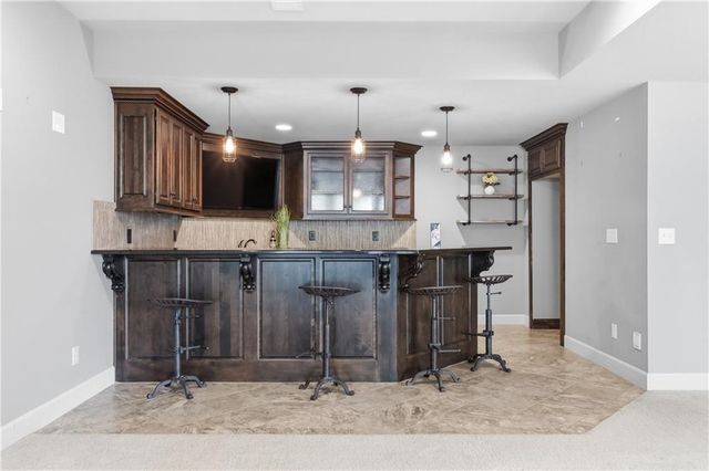 11604 W 164th Place, Overland Park, KS 66221