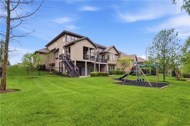 11604 W 164th Place, Overland Park, KS 66221