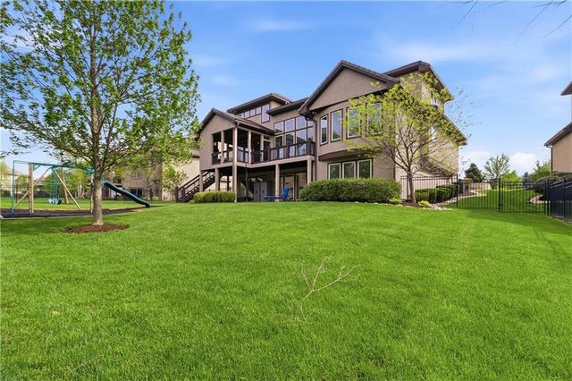 11604 W 164th Place, Overland Park, KS 66221