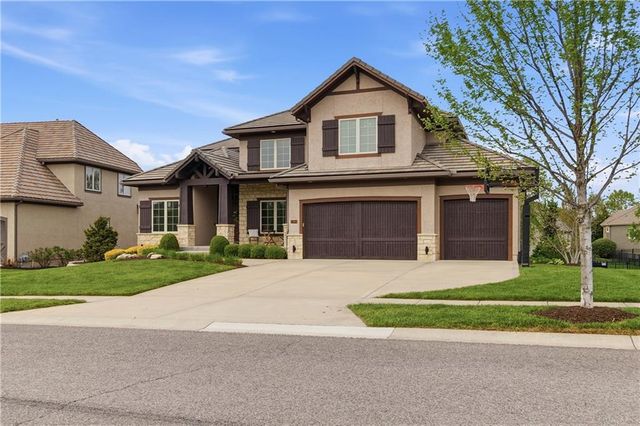 11604 W 164th Place, Overland Park, KS 66221