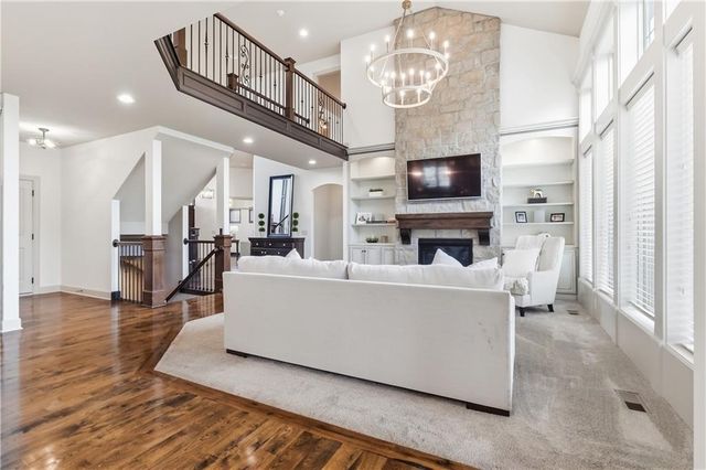 11604 W 164th Place, Overland Park, KS 66221