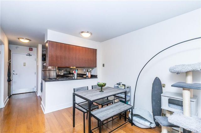 600 E 8th Street 5S, Kansas City, MO 64106